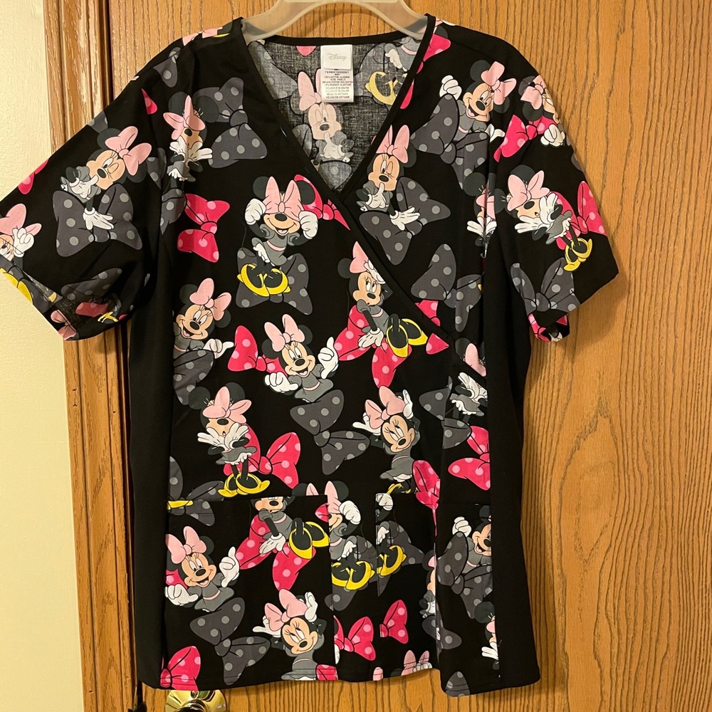 Minnie Mouse scrub top